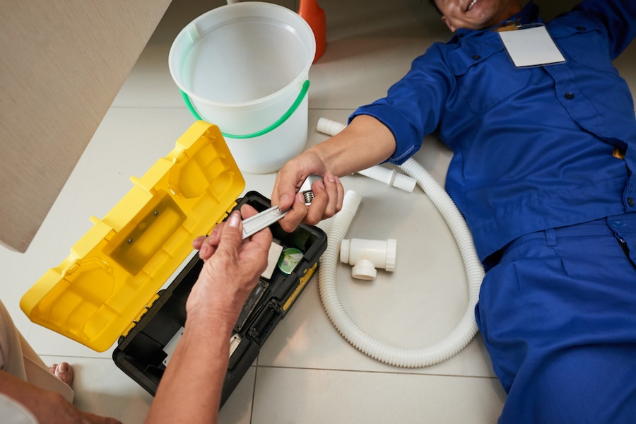 5 Factors to Consider Before Getting Complete Electrical and Plumbing Services